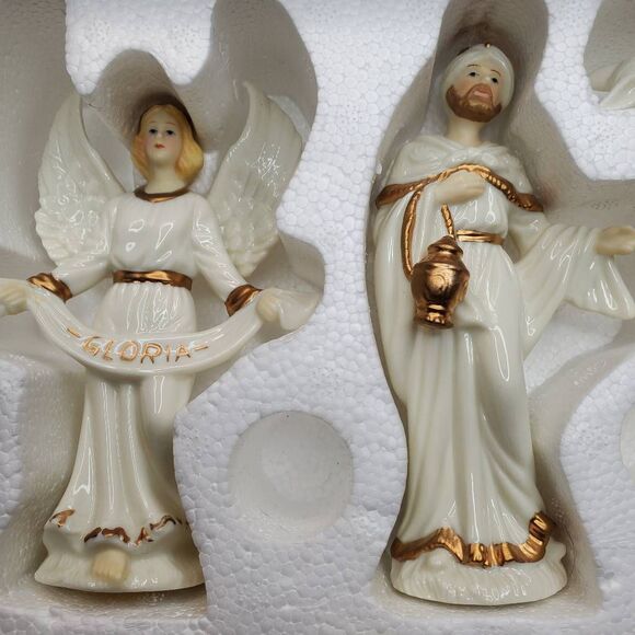 Vintage Dillard's Trimmings set of 10 hand-painted porcelain nativity figures wi - Picture 5 of 11